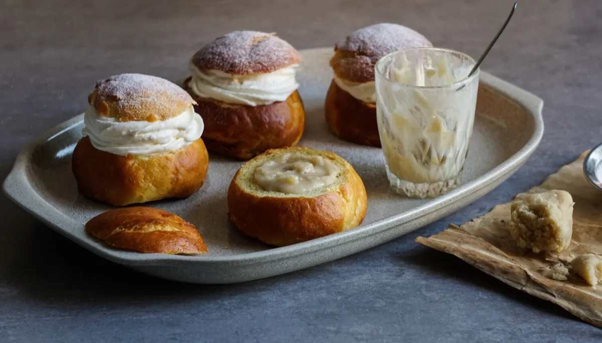 Hva er fastelavnssøndag – og hvor kommer bollene inn?