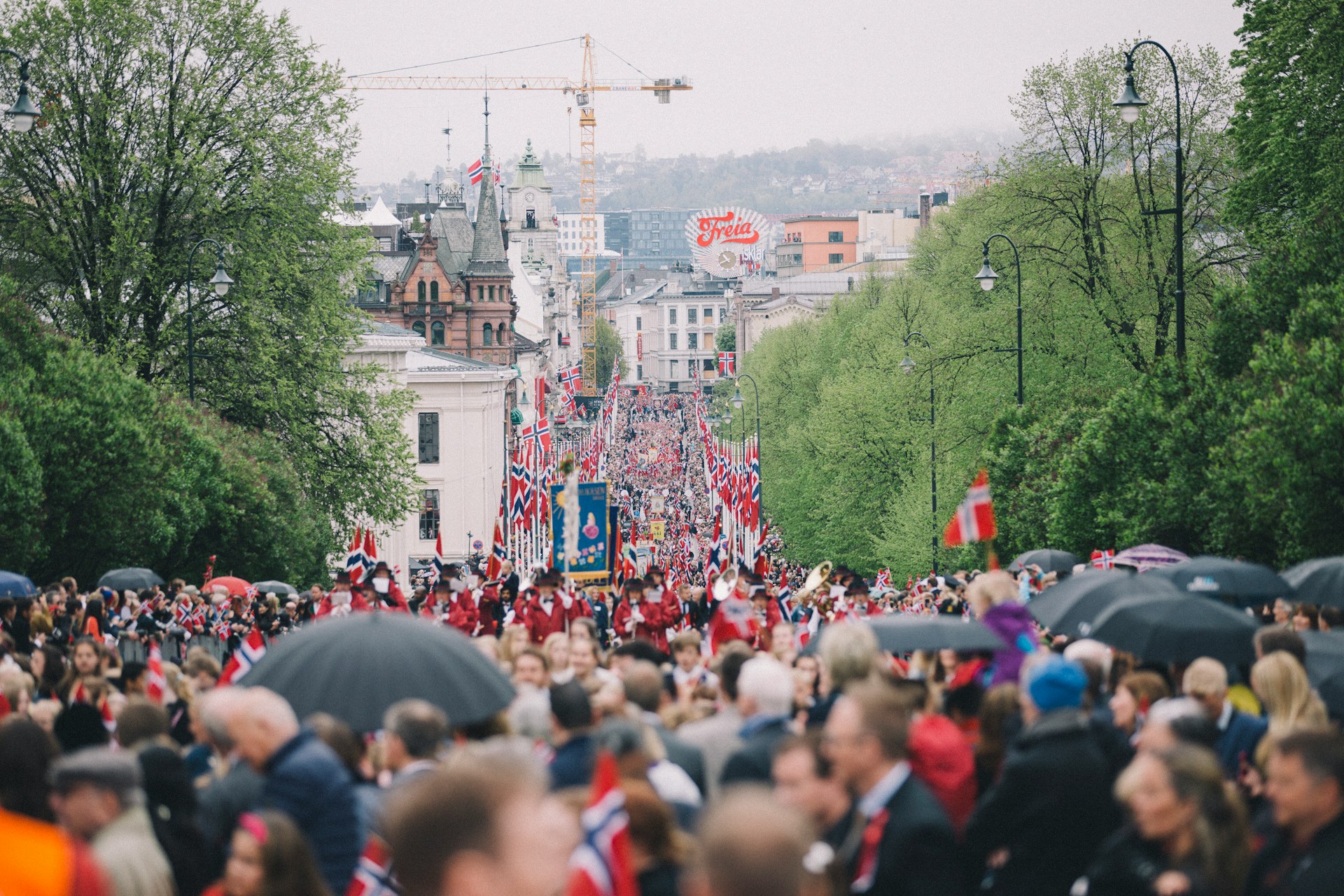 Hvorfor feirer vi 17. mai? – komplett guide til Norges grunnlovsdag